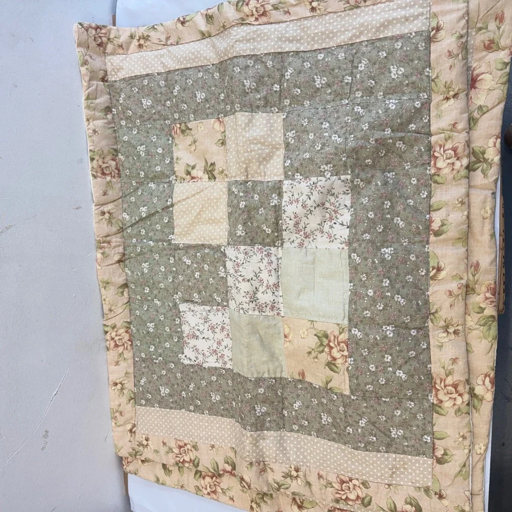 Patchwork Quilted pillowcase 2pc set shams floral patchwork Green White Cream